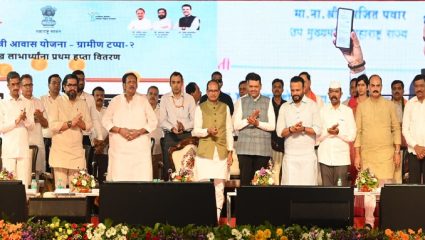पुढील वर्षी 15 लाख घरांच्या वितरणाचे उद्दिष्ट; साताऱ्यातून मुख्यमंत्री फडणवीस यांची मोठी घोषणा
