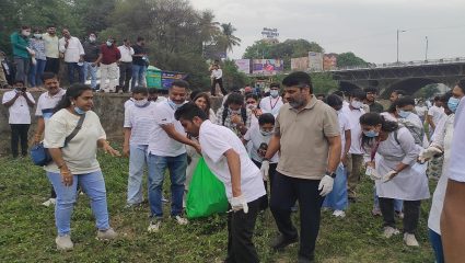प्रत्येक कामात तरुणांचा सहभाग महत्वाचा; पुण्यात स्वच्छता मोहिमेला सतेज पाटील, यशोमती ठाकूर यांची उपस्थिती