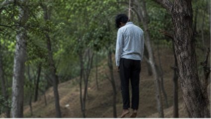 Virar Cirme: कॅमेरा झूम केला अन् समोर आलं धक्कादायक दृश्य; डोंगराळ भागात झाडाला लटकलेला मृतदेह