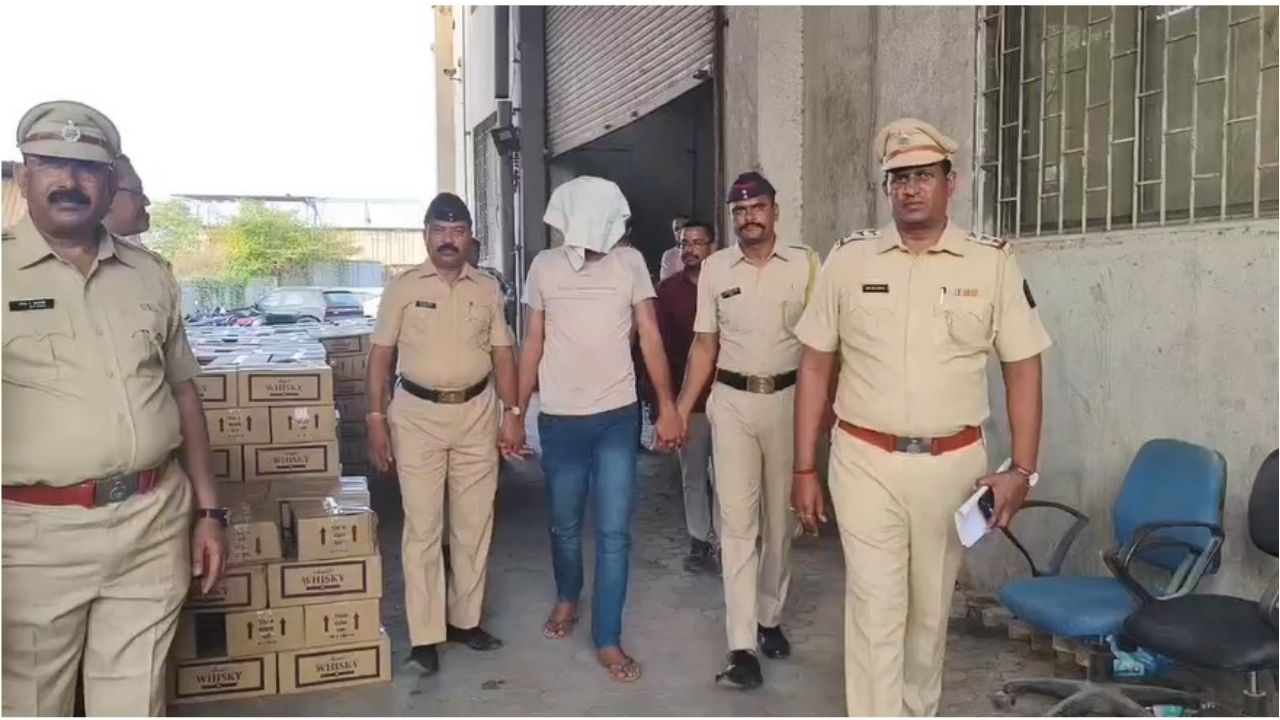Thane News: भिवंडीत मद्य तस्करांना मोठा दणका; कंटेनरसह 1.90 कोटींचा विदेशी मद्यसाठा जप्त