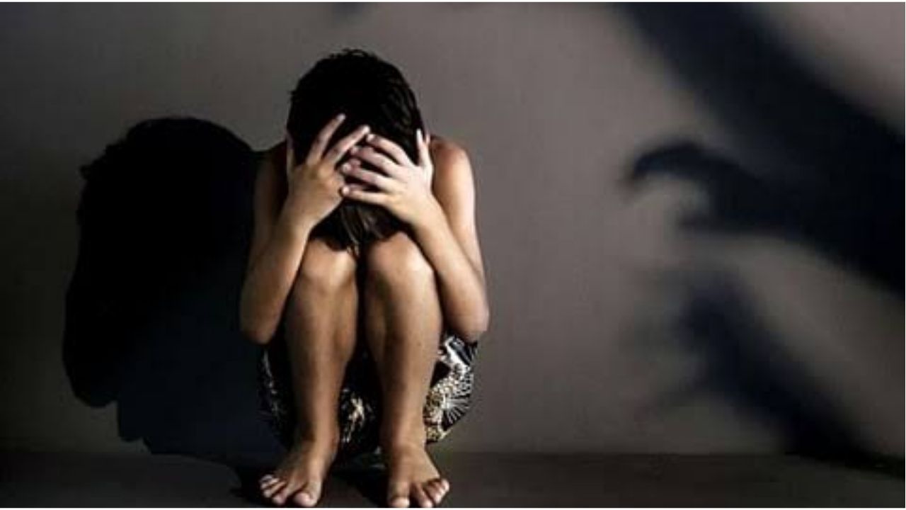 Mumbai Crime: मोबाईलवर अश्लील मेसेज, भेटीसाठी दबाव अन् धमकी; अल्पवयीन दिराने वहिनीविरोधात केली तक्रार