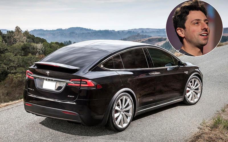 सर्जी ब्रिन यांच्याकडे Tesla Model X असल्याची माहिती प्रसिद्ध आहे. या लक्झरी इलेक्ट्रिक SUV ची किंमत सुमारे ₹1 कोटी आहे. तंत्रज्ञान आणि शाश्वत वाहतुकीवर त्यांचा भर असतो. देश – अमेरिका, ब्रँड – टेस्ला.
