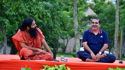 Patanjali Civil Services Academy: बाबा रामदेव यांची मोठी घोषणा! IAS-IPS घडवण्यासाठी पतंजली सुरू करणार विशेष अकॅडमी