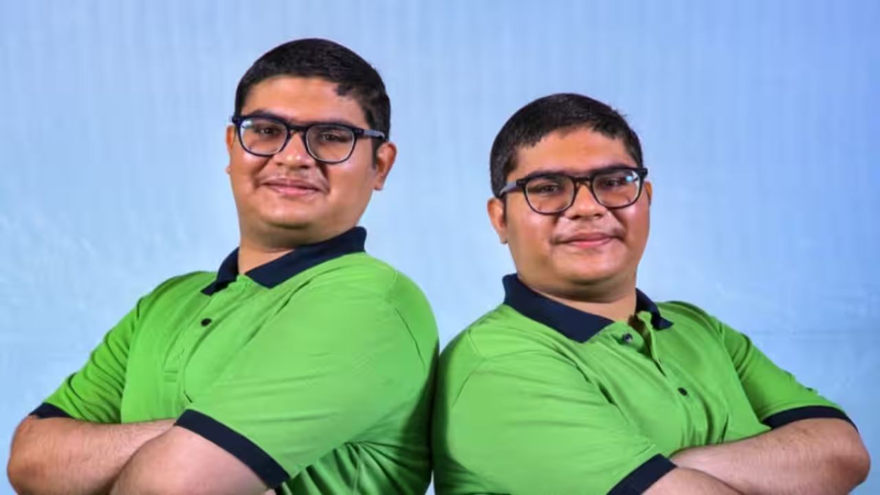 IIT Bombay: JEE Advanced मध्ये ३२ वी रँक असूनही नाकारली आयआयटी मुंबई; जुळ्या भावाने एकाच निर्णयाने जिंकली देशाची मने!