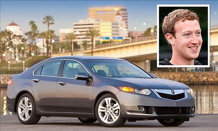 मार्क झुकरबर्ग साध्या वाहनांसाठी ओळखले जातात. Acura TSX ही त्यांची चर्चित कार आहे. तिची किंमत सुमारे ₹35 लाख होती. अब्जावधी डॉलर्सची संपत्ती असूनही ते साधेपणाला प्राधान्य देतात. देश – अमेरिका, ब्रँड – अक्युरा.