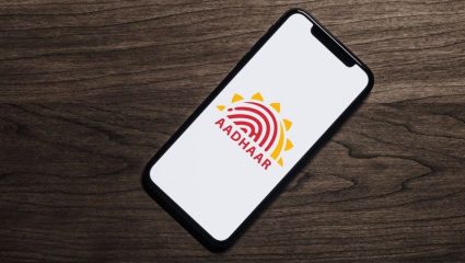 अरे देवा! Aadhaar Card हरवलं? आधार नंबर सुद्धा आठवत नाही? काळजी करू नका… आत्ताच फॉलो करा ही प्रोसेस