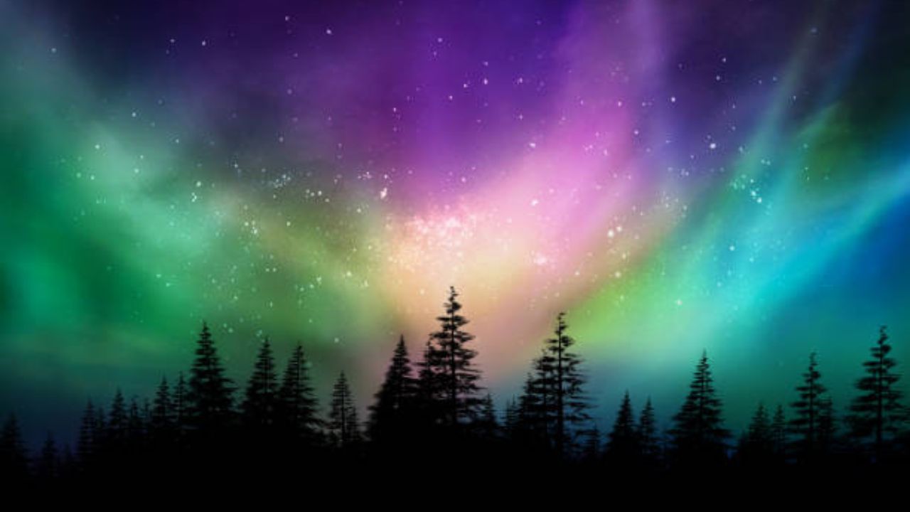 Solar Storm Alert : सौर वादळाचा पृथ्वीला तडाखा! भारताच्या आकाशात दिसू शकतात दुर्मिळ ‘ऑरोरा’, नासाचा इशारा