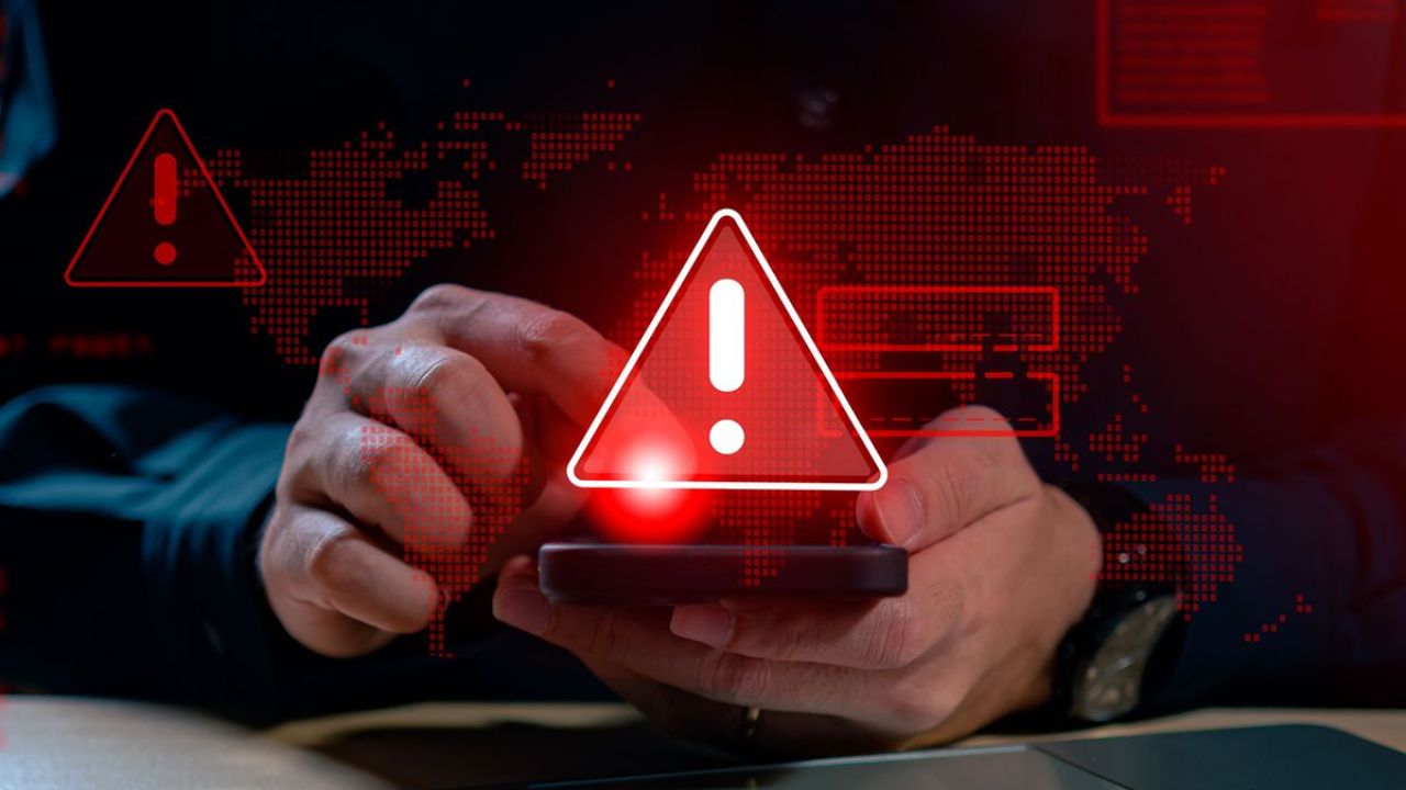 फोन Reset होताच अकाऊंट झालं रिकामं! एक क्लिक अन् सायबर गुन्हेगारांच्या हाती डिव्हाईसचा अ‍ॅक्सेस… असा घडतोय Scam