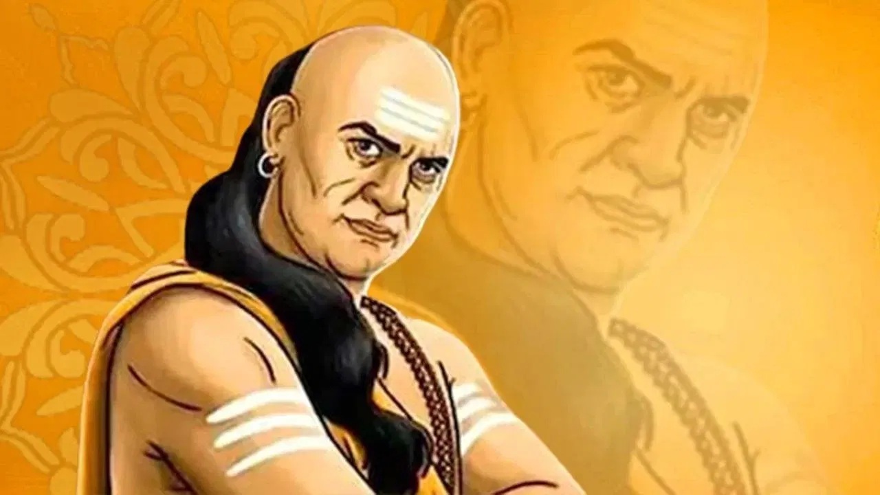 Chanakya Niti : चाणक्य नीतीचा यशमंत्र! कठीण काळातही खचणार नाही; चाणक्यांच्या ‘या’ 5 गोष्टी बदलू शकतात तुमचं आयुष्य
