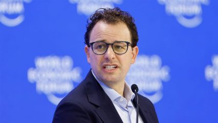 Trump Administration : का बंद झाले ‘Claude Mythos 5’? पाहा ट्रम्प प्रशासनाचा ‘तो’ कठोर निर्णय ज्याने संपूर्ण टेक इंडस्ट्री हादरली