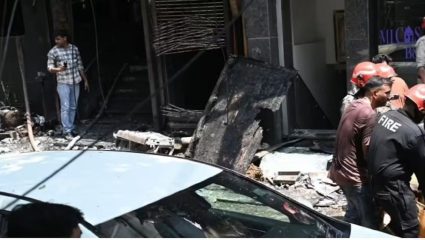 Malviya Nagar Fire : दिल्लीत अग्नीतांडव! हॉटेलमध्ये लागलेल्या भीषण आगीत २१ जणांचा होरपळून मृत्यू, अनेक जखमी