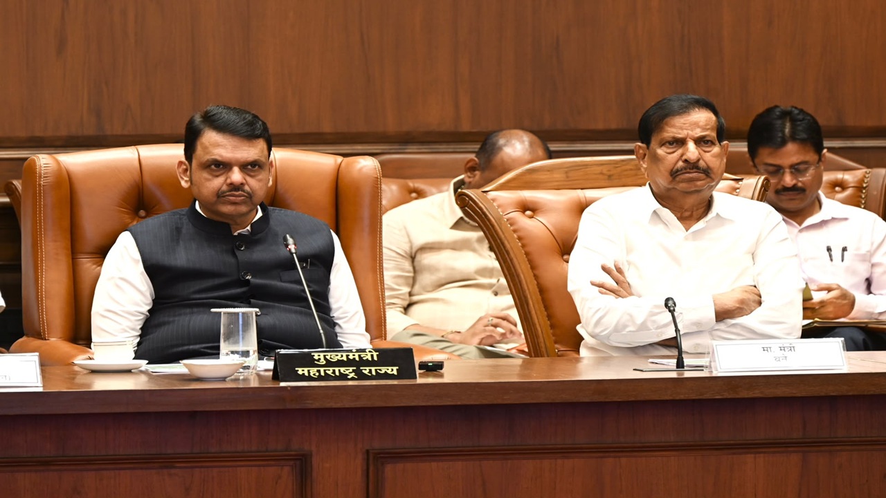 Devendra Fadnavis : ‘एल निनो’च्या संभाव्य संकटावर सरकार सज्ज; जलसंधारणाची कामे युद्धपातळीवर पूर्ण करा : मुख्यमंत्री फडणवीस