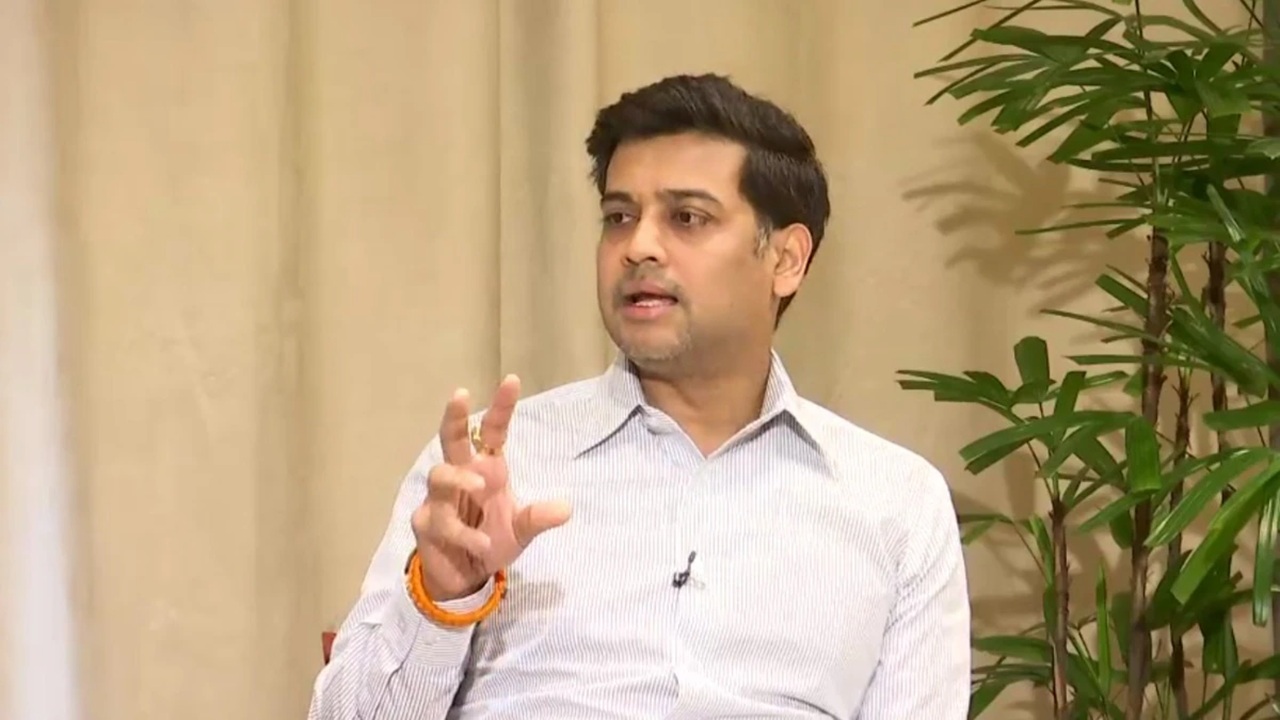 Shrikant Shinde : मतदार यादी पुनरिक्षण आणि निवडणूक तयारीसाठी श्रीकांत शिंदे खान्देशात; ‘शिवसंवाद दौऱ्याचा’ चौथा टप्पा