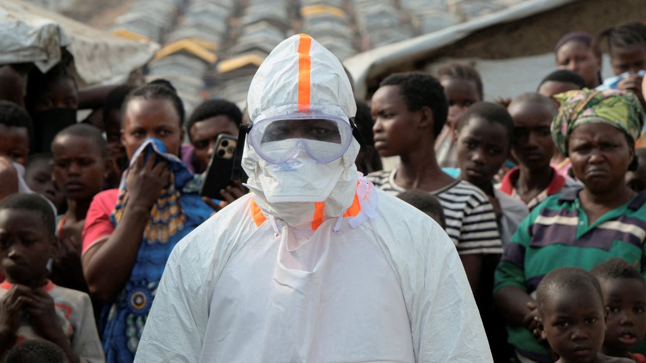 Ebola Outbreak : फ्रान्समध्ये इबोलाचा शिरकाव!कॉंगोहून परतलेल्या डॉक्टरमध्ये आढळला संसर्ग; WHO कडून अलर्ट जारी