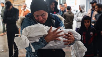Gaza War Deaths : ड्रोन, स्नायपर आणि बॉम्ब…. गाझातील मुलांसाबोत नेमकं काय घडलं?