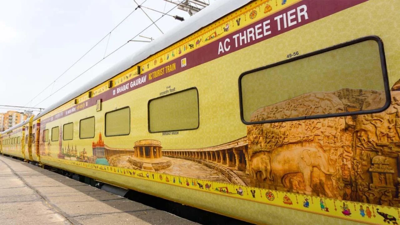 IRCTC :भाविकांसाठी मोठी सुवर्णसंधी! 18 दिवसांत घडणार 11 ज्योतिर्लिंग आणि 3 धामांचे दर्शन; पाहा संपूर्ण शेड्युल आणि तिकिटांचे दर