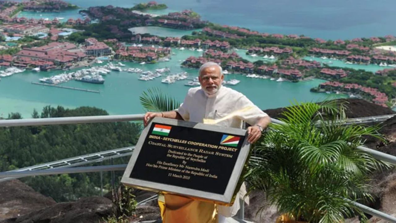 Indian Navy: चीनच्या ‘स्ट्रिंग ऑफ पर्ल्स’ला भारताचे चोख उत्तर; सेशेल्सच्या असम्प्शन बेटावर नौदल तळ उभारण्याबाबत मोठी घडामोड