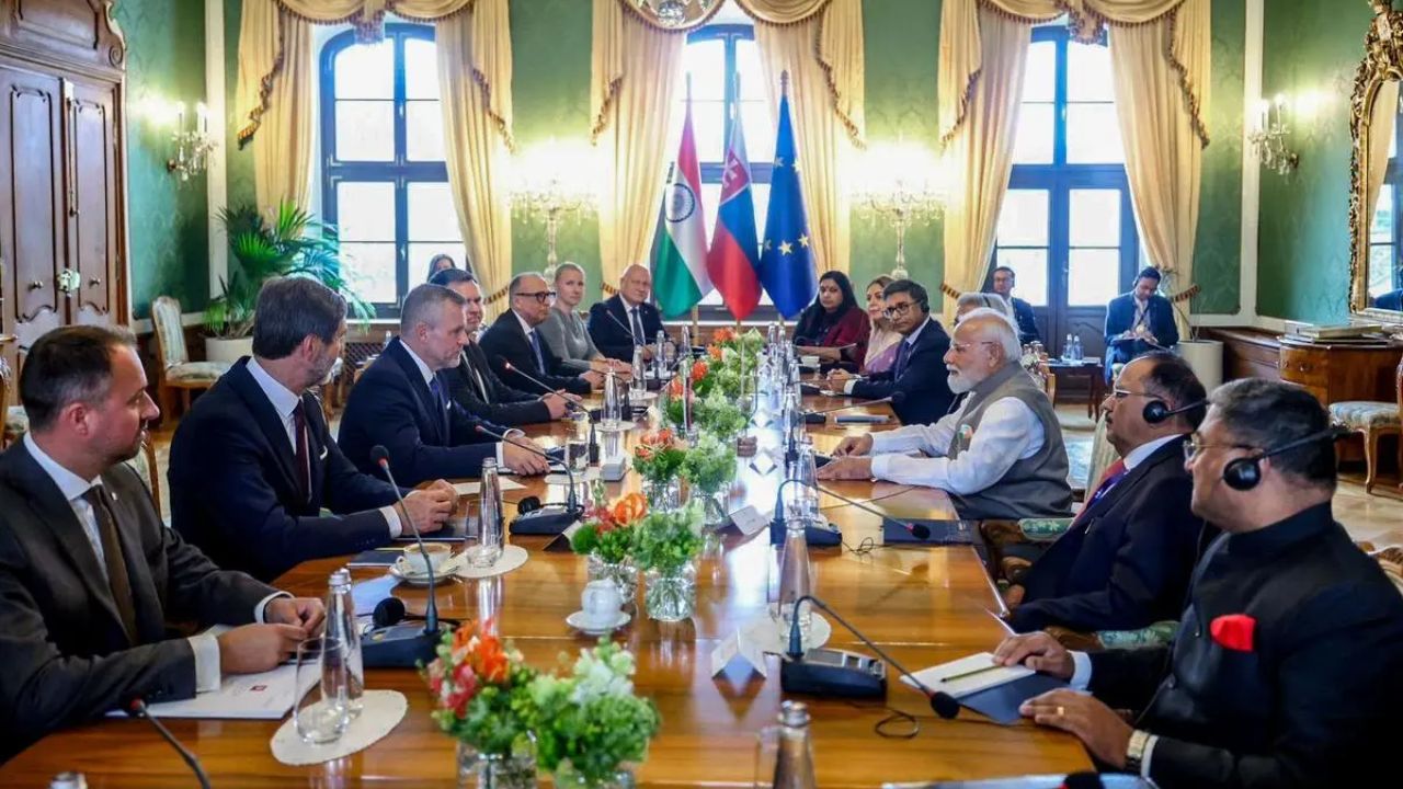 India-Slovakia Relations : पंतप्रधान मोदींचा स्लोव्हाकिया दौरा ठरला ऐतिहासिक; ‘या’ महत्त्वपूर्ण करारांवर स्वाक्षऱ्या