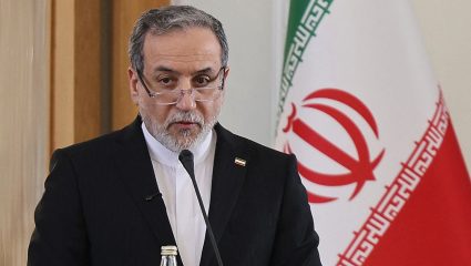 US Iran Peace Deal : अमेरिकेशी शांतता करारावरुन इराणमध्ये वाद; अराघचींच्या राजीनाम्याची मागणी