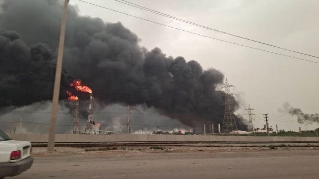 Mahshahr Attack : इस्रायली क्षेपणास्त्रांचा इराणच्या पेट्रोकेमिकल प्रकल्पावर हल्ला; नेतान्याहू यांनी बोलावली तातडीची बैठक