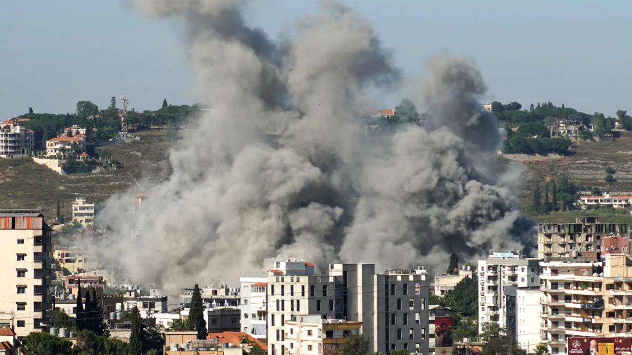 Israel Lebanon War : ‘अमेरिकेने कितीही दबाव आणला तरी…’ ट्रम्प यांच्या दाव्यावर इस्रायली मंत्री भडकला; लेबनॉन सीमेवर पुन्हा तणाव