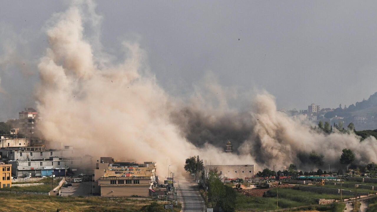 Israel Lebanon War: लेबनॉनच्या नबातीह जिल्ह्यात इस्रायलचा भीषण बॉम्बवर्षाव; 16 जणांचा मृत्यू, निवासी वस्त्यांचे रूपांतर ढिगाऱ्यात