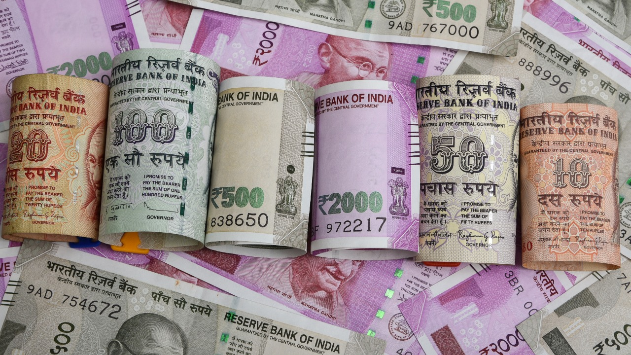 30 जूनपासून कागदी नोटा बंद होणार; RBI आणणार प्लास्टिकच्या नोटा? सरकारने काय सांगितलं?