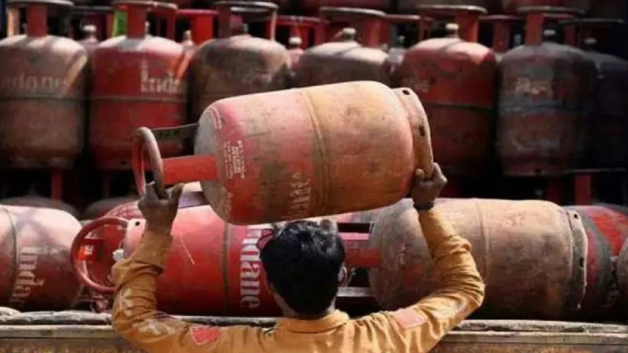 LPG टंचाईच्या काळात सिलेंडरबाबत सरकारचे ‘हे’ 7 नियम जाणून घ्या, कधीही कापलं नाही जाणार तुमचं कनेक्शन