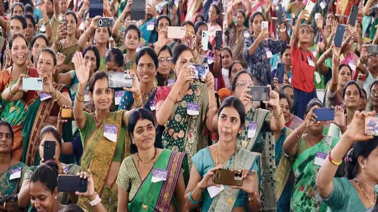 Ladki Bahin Yojana : ‘लाडकी बहीण’ योजनेच्या लाभार्थ्यांसाठी मोठी अपडेट! मे महिन्याचा हप्ता ‘या’ दिवशी खात्यात जमा होणार