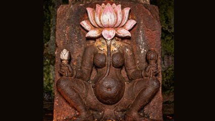 Lajja Gauri : चेहरा नाही, तरी होते देवीची पूजा; कोण आहे लज्जा गौरी? जाणून घ्या इतिहास आणि महत्त्व