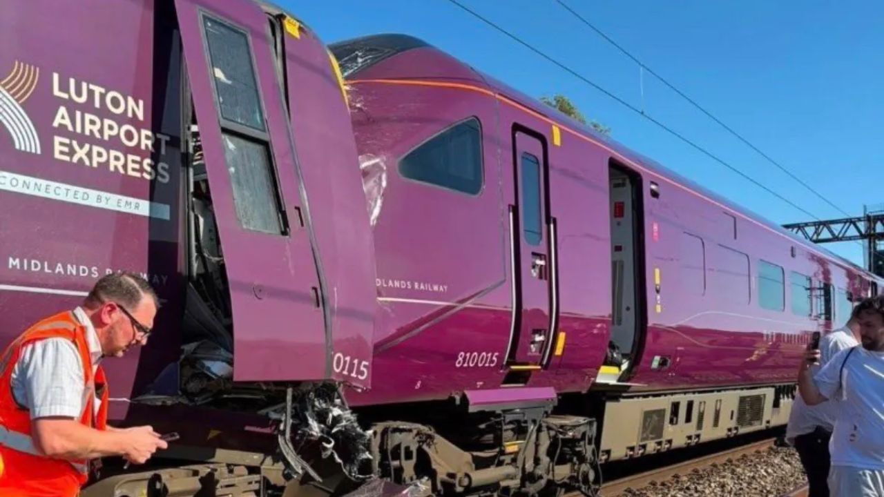 UK Train Crash: लंडनमध्ये दोन प्रवासी ट्रेनची एकमेकांना भीषण धडक; एकाचा मृत्यू, 50 हून अधिक जखमी; युद्धपातळीवर बचावकार्य सुरू