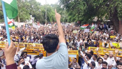 CJP Nagpur Protest: नागपुरात अवतरली ‘जेन-झी’  पिढी! कॉक्रोच जनता पार्टीच्या आंदोलनाने संविधान चौक दणाणला