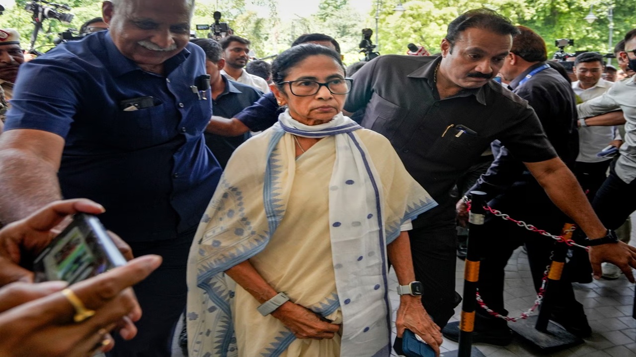 West Bengal Politics : राज्यसभेत ममता बॅनर्जींना मोठा धक्का? तिसऱ्या राजीनाम्यानंतर TMC ची संख्या १० वर