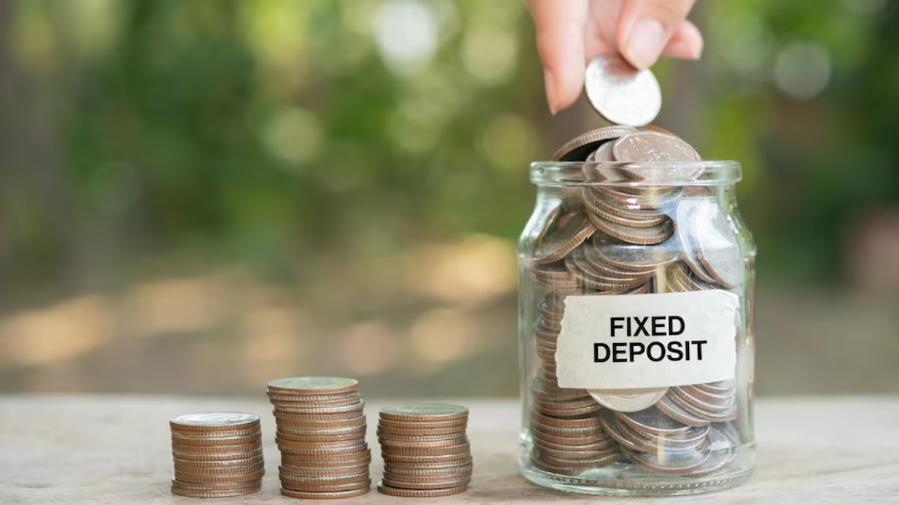 Bank FD वर बंपर नफा! ‘ही’ स्मॉल फायनान्स बँक देतेय 8.10% पर्यंत सर्वोच्च व्याज; पाहा डिटेल्स