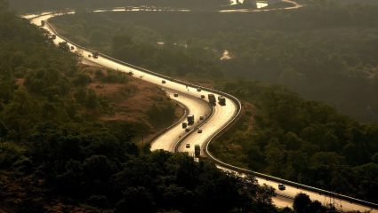 Expensive Toll : खिशाला कात्री! भारतातील ‘हा’ रस्ता आहे प्रवासासाठी सर्वात महाग; प्रति किलोमीटर टोलचा दर ऐकून बसेल धक्का