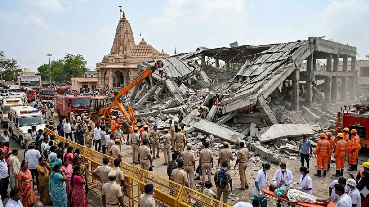 Big Breaking: परभणी हादरली! मंदिराचा सभामंडप अचानक कोसळला अन् 30 ते 40…; 5 भाविकांचा मृत्यू