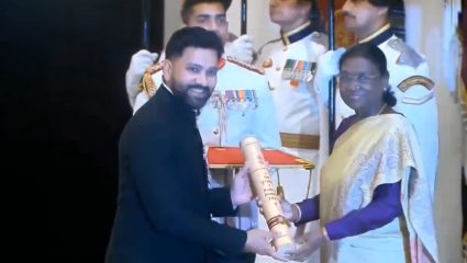 ‘पद्मश्री’ रोहित शर्मा! राष्ट्रपती मुर्मू यांच्या हस्ते सन्मानित होतानाचा ‘तो’ अभिमानास्पद क्षण, पहा Video