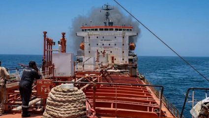Oman Oil Tanker Fire : ओमान किनाऱ्याजवळ तेल टँकरला भीषण आग; २४ भारतीय नाविकांबाबत मोठी अपडेट