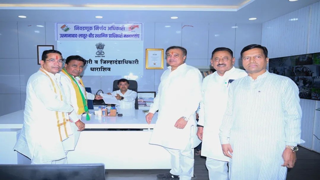 उस्मानाबाद-लातूर-बीड मतदारसंघात राजकीय रणधुमाळी; महायुतीकडून बसवराज पाटील, महाविकास आघाडीचे महेश देशमुख मैदानात