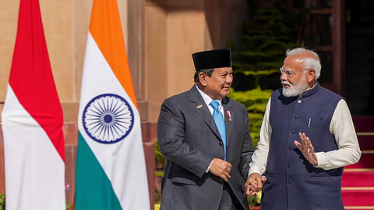 India Indonesia Relations : चीनला झटका! इंडोनिशायाची भारताच्या डिजिटल मॉडेलला पसंती; PM मोदींच्या दौऱ्यात होणार ऐतिहासिक करार?