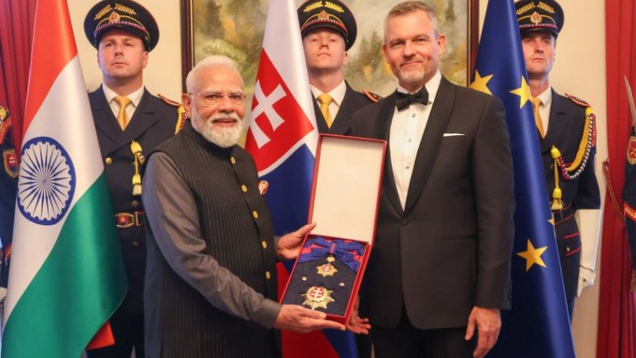 PM Modi Slovakia Visit : भारत-स्लोव्हाकिया मैत्रीला नवी दिशा; PM मोदींना मिळाला सर्वोच्च नागरी सन्मान