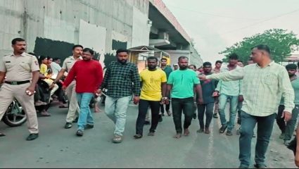 पाटस पोलिस ॲक्शन मोडवर; गोळीबार प्रकरणातील आरोपींची काढली धिंड