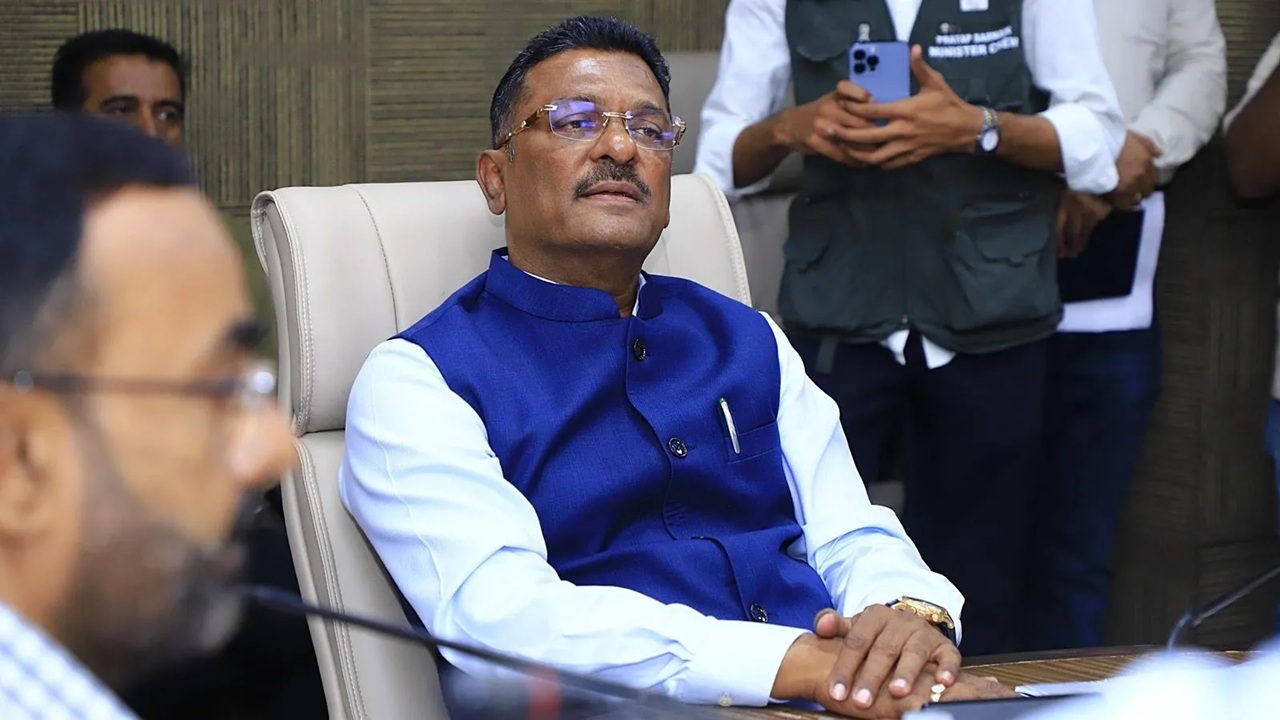 Pratap Sarnaik : महाराष्ट्रात नवीन RTO कार्यालयांसाठी मोठा निर्णय; परिवहन विभागाचे नवे निकष निश्चित