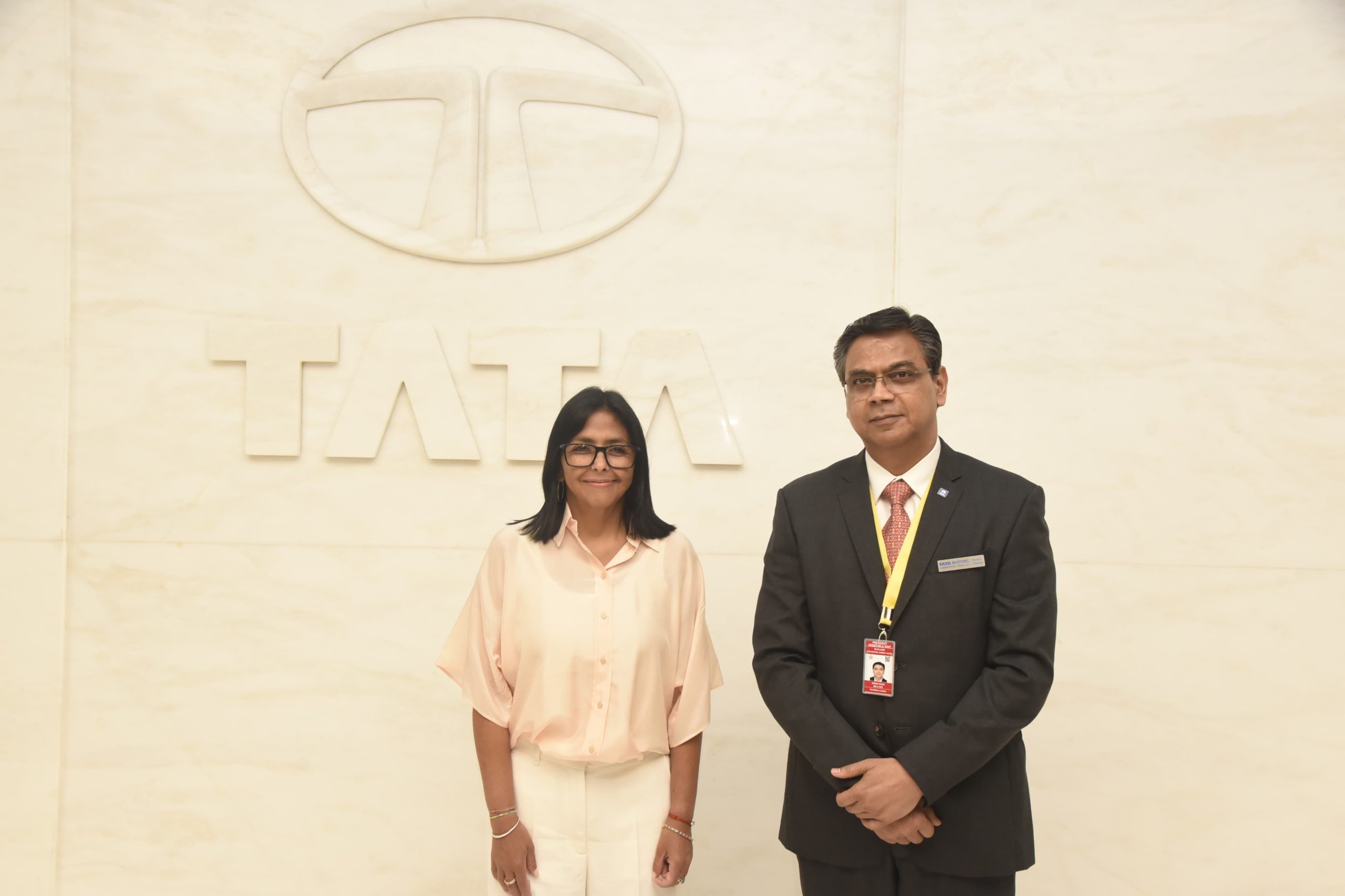 Tata Motors : व्हेनेझुएलाच्या डेल्सी रॉड्रिग्ज यांची टाटा मोटर्सला भेट; इलेक्ट्रिक वाहनांच्या नव्या संधींवर चर्चा