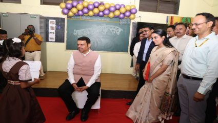 Raigad ZP School : चौथीच्या विद्यार्थिनीने घेतली मुख्यमंत्र्यांची मुलाखत; शाळा प्रवेशोत्सवात रंगला प्रेरणादायी संवाद
