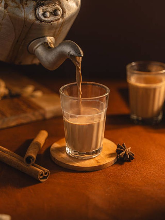 चहा पहिल्यांदा कधी आणि कुठे बनवण्यात आला?