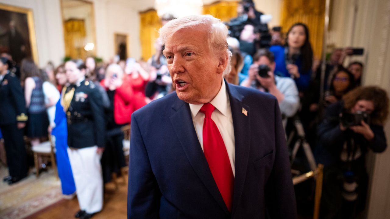 Trump on Hormuz : ‘आम्हाला कुणाची गरज नाही’ , Hormuz वरुन ट्रम्प यांचा कडक इशारा; युरोपीय देशांना भोगावे लागणार परिणाम?