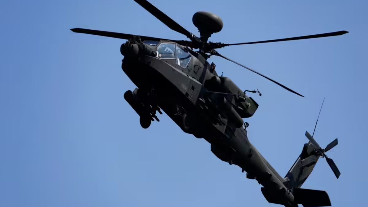 US Helicopter Crash : मध्यपूर्वेत पुन्हा खळबळ! होर्मुझजवळ अमेरिकन लष्कराचे हेलिकॉप्टर दुर्घटनाग्रस्त; थोडक्यात बचावले वैमानिक
