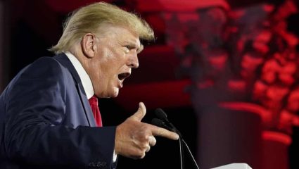 US-Iran Conflict: ‘जर हल्ले थांबले नाहीत, तर आता आर की पार! इराणला संपवण्याची वेळ आली; ट्रम्प यांची IRGC विरुद्ध रणगर्जना
