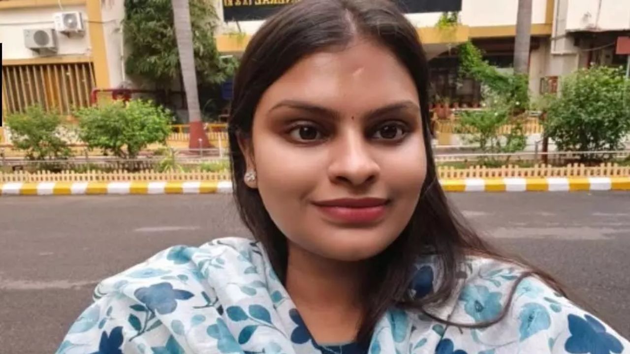 Government Exams : सरकारी नोकरीचे स्वप्न पाहताय? एकाच वेळी १९ परीक्षा पास करणाऱ्या चारू पांडेचे ‘हे’ सक्सेस सीक्रेट माहिती आहे का?